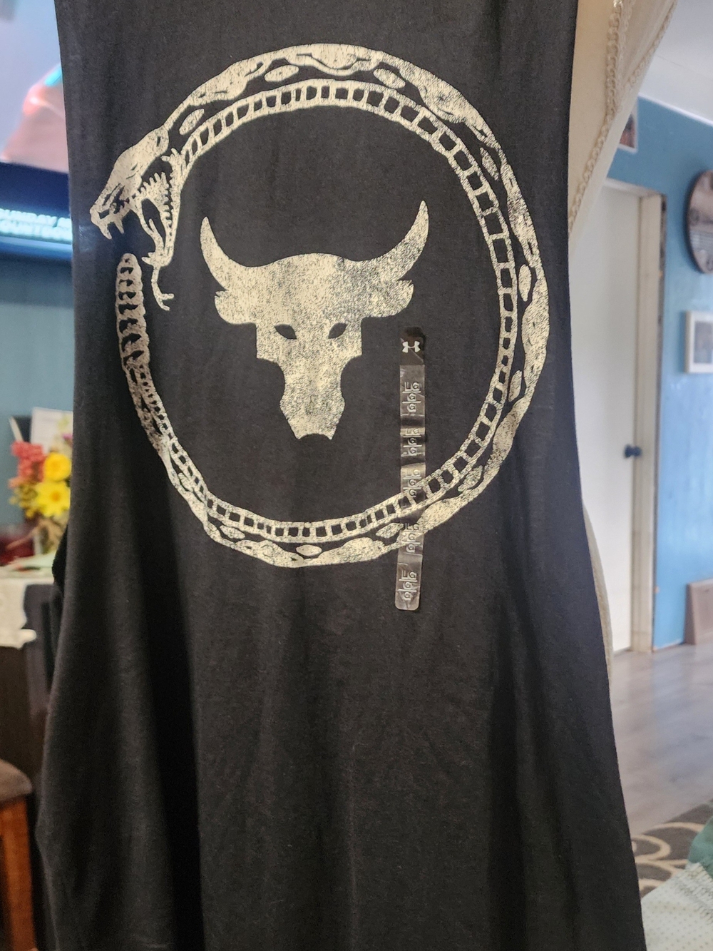 Under Armour Black Tank Top with Metallic Gold Bull & Snake Emblem Sz Lrg